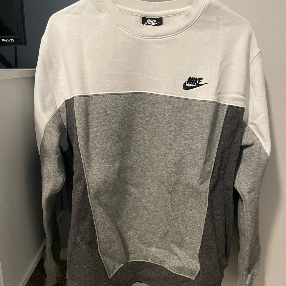 Nike Men's White and Gray Crewneck Sweater